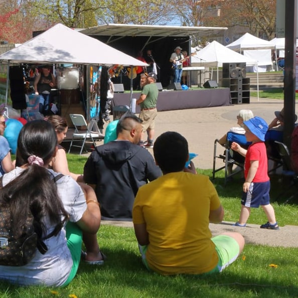 there are luxury or upscale options for bathroom & shower trailers